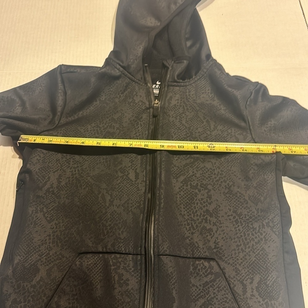 Nike black animal print hoodie therma fit zip up 2 front pockets & side pocket - Picture 6 of 12
